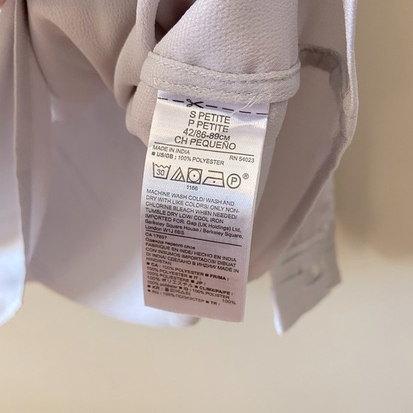 𝅺banana REPUBLIC Silky Grey Long Sleeve Blouse Womens Petite Small. NWT. - Picture 7 of 8